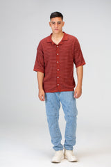 قميص تريكو مخطط بأكمام نصفية للرجال بخامة مريحة وعملية