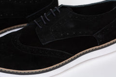 Mens Classic Shoes With Unique And Modern Design And Basic Colors