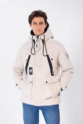 جاكيت مبطن مقاوم للماء للرجال مع جيوب بتصميم عصري