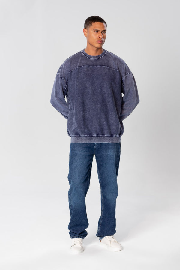 Men's Basic Oversize Sweatshirt With A Round Neck And A Modern Fit