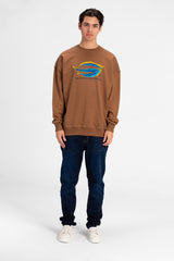 سويت شيرت برقبة دائرية مطبوع بمقاس واسع للرجال