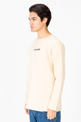 سويت شيرت رجالي بياقة دائرية مع طباعة نصية