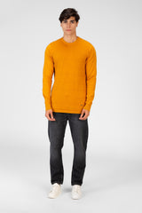 Men's Basic Plain Pullover With A Round Neck In Comfortable Material