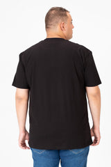 تي شيرت رجالي كبير الحجم برقبة دائرية وطبعة جرافيكية