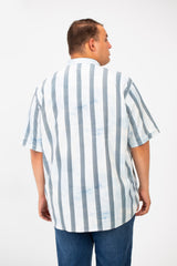 قميص رجالي مقاس كبير مخطط بنصف أكمام بتصميم عصري وخامة عملية