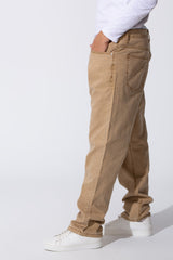 بنطلون جينز رجالي بقصة ساق واسعة مع تفاصيل وألوان أساسية