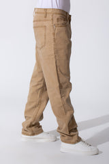 بنطلون جينز رجالي بقصة ساق واسعة مع تفاصيل وألوان أساسية