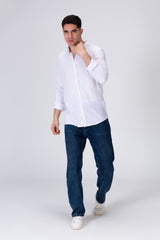 قميص رجالي مخطط فاتح من الكتان بياقة وألوان صيفية مميزة