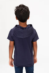 Boys Round Basic T-shirt With Short Sleeves And A Capishu In Comfortable Summer Material