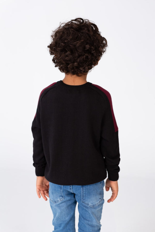 Boys Round Neck Pullover With A Modern Cut And Breathable Material
