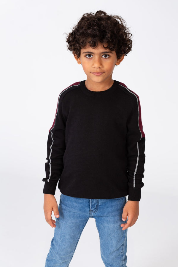 Boys Round Neck Pullover With A Modern Cut And Breathable Material