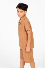 طقم عصري أساسي للأولاد