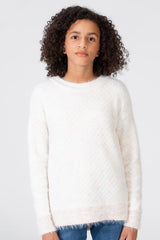 بلوفر بياقة دائرية وأكمام طويلة باللون الكريمي للبنات