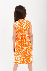 فستان بنات بياقة عالية من خامة مريحة وتفاصيل فريدة