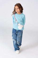 سويت شيرت بياقة دائرية مطبوع من خامة ميلتون مع جيب أمامي مميز للبنات