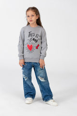 Girls' sweatshirt with a round neck and a print on the front