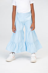 بنطلون طويل ووايد ليج من قماش أساسي بقصة صيفية عصرية للبنات