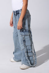 Girl's Cargo Jeans Pants With An Elastic Waistband And Modern Side Pockets