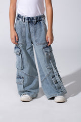 Girl's Cargo Jeans Pants With An Elastic Waistband And Modern Side Pockets