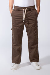 Men’s Casual Jogger-Style Elasticated Waistband Functional Side Pockets Utility-Inspired Thigh Seam Detailing Versatile Modern Look Wide leg Pants