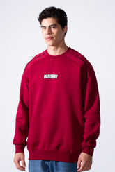 سويت شيرت رجالي بأكمام طويلة وياقة دائرية مطبوع على الصدر بقصة عادية وقماش ميلتون مريح