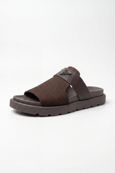 Men’s Tomato Store Heritage Buckle Slides Sandals Brushed Nap Upper Paired With Pebbled Grain Cross Strap Raised Metal Badge