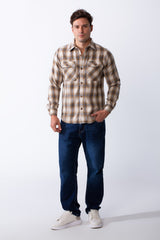 Men's Classic Neck Button Flip Chest Pockets Full Button Closure Plaid Pattern Smart Casual Regular Fit Shirt