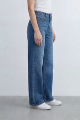 Women's Wide Leg High Rise Jeans Tomato Store Five Pocket Style With Zip Fly Closure And Washed Finish
