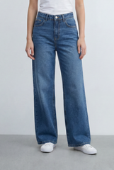 Women's Wide Leg High Rise Jeans Tomato Store Five Pocket Style With Zip Fly Closure And Washed Finish