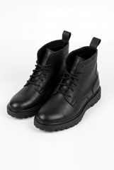 Men’s Black Grained Leather Boot Secure Lace-Up Grounded By Heavy Duty Lugged Rubber Sole Shoes