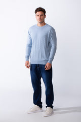 بلوفر رجالي بقصة Slim Fit بياقة دائرية كلاسيكية وأكمام طويلة بنمط خطوط مائلة بارز خفيف عبر الأمام من قماش محكم للارتداء اليومي الكاجوال