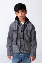 جاكيت جينز دينيم ميلتون بأكمام طويلة وقبعة وجيوب أمامية للأولاد