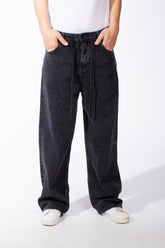 جينز رجالي واسع التصميم عملي بحزام خصر برباط وشكل فضفاض مع خمسة جيوب كلاسيكية