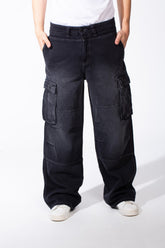 جينز كارجو رجالي واسع بحزام خصر برباط وجيوب جانبية كارجو مستوحاة من الطراز القديم مع غسيل حمضي