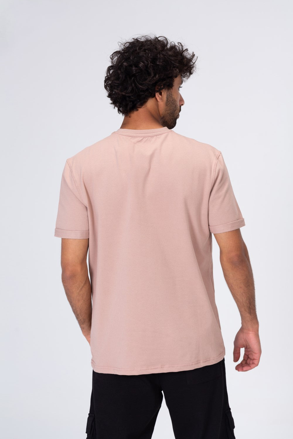 Mens Basic Half Sleeve Round Neck T-shirt With Distinctive Materials And Details