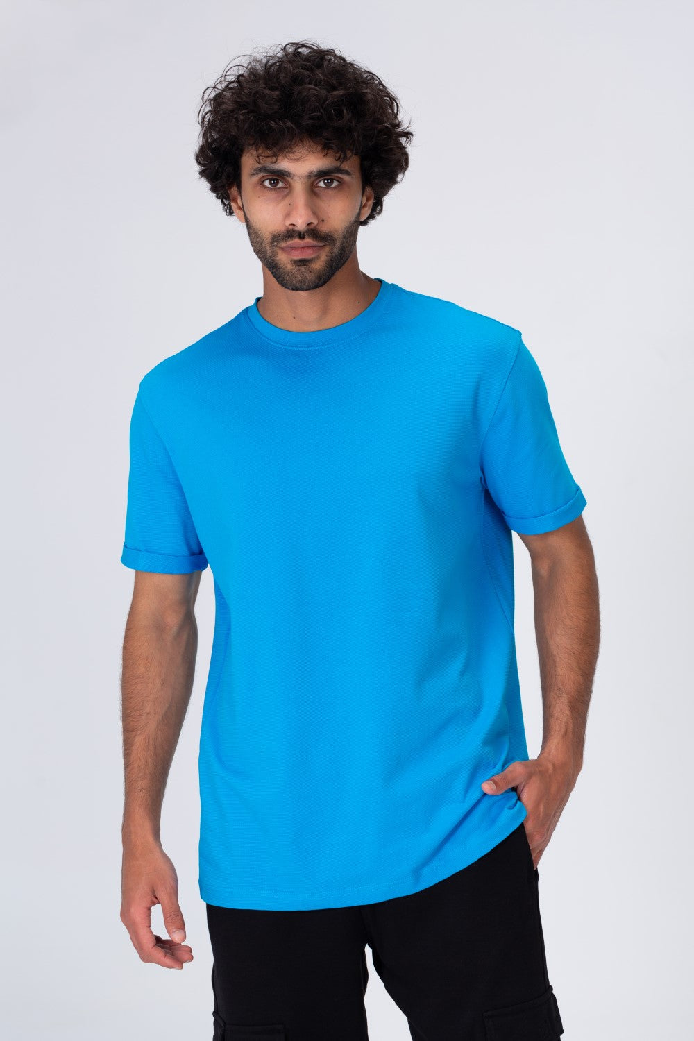 Mens Basic Half Sleeve Round Neck T-shirt With Distinctive Materials And Details