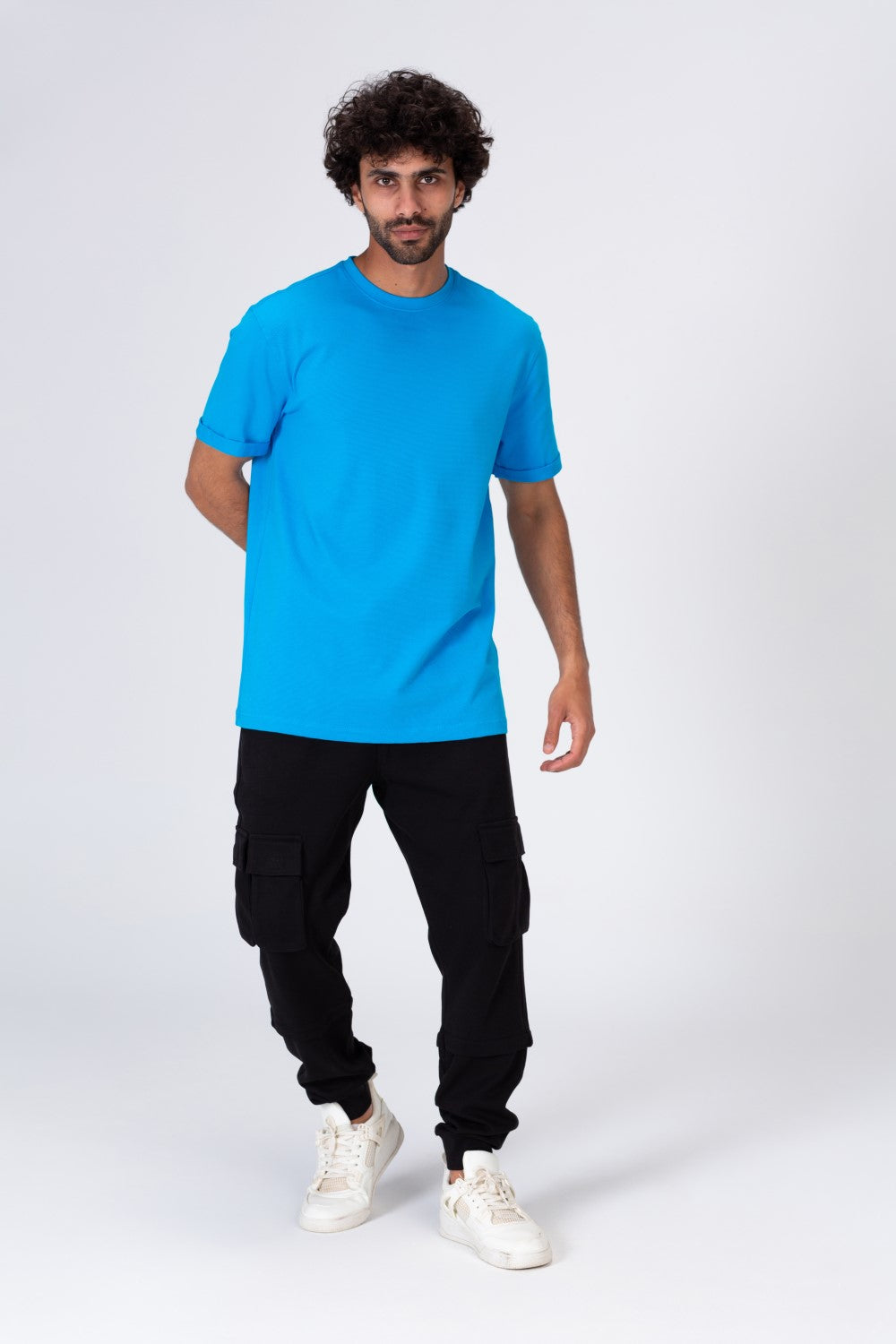 Mens Basic Half Sleeve Round Neck T-shirt With Distinctive Materials And Details