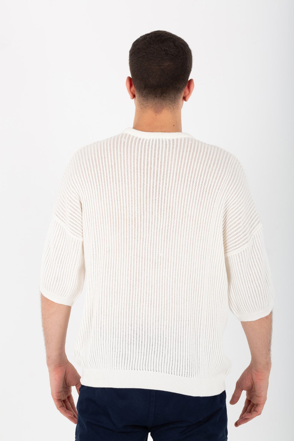 تي شيرت رجالي أساسي Slim Fit برقبة دائرية من قماش تريكو عالي الجودة