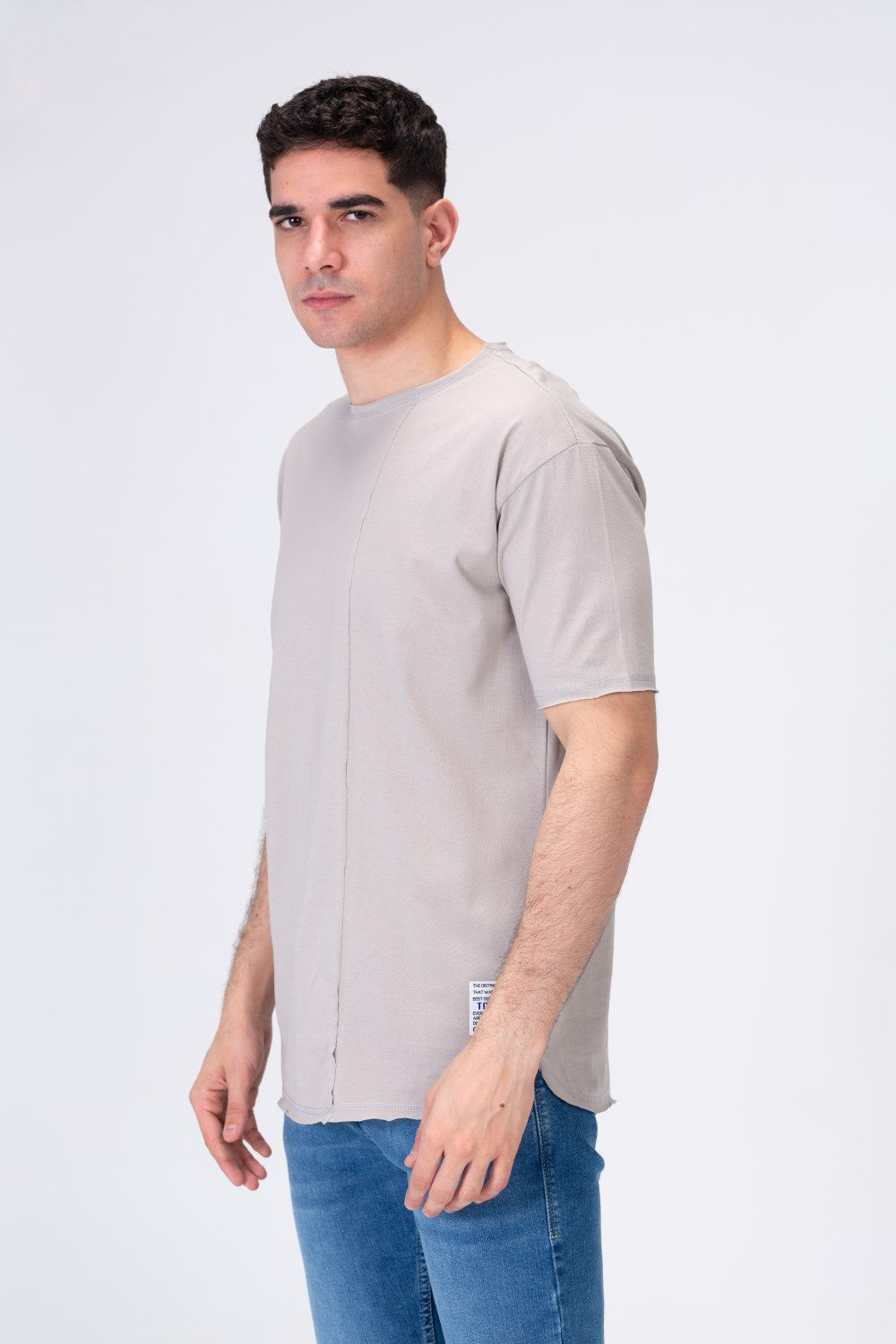 تيشيرت رجالي أساسي بقصة مميزة وفريدة وياقة دائرية