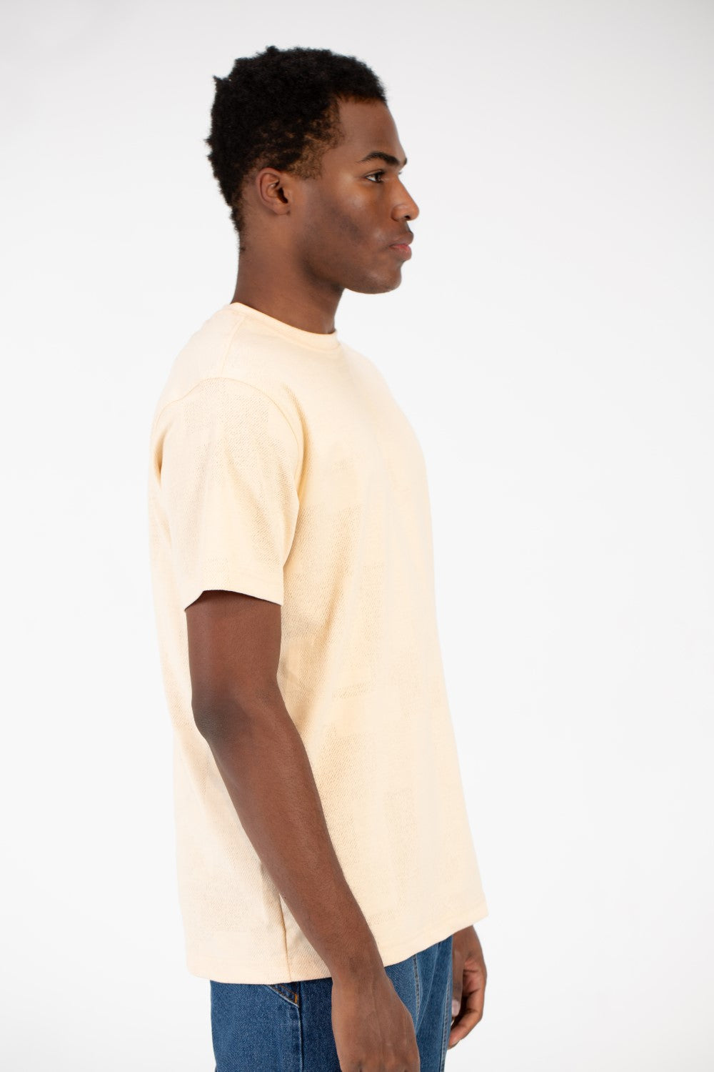 تيشيرت رجالي حديث بياقة دائرية أساسي