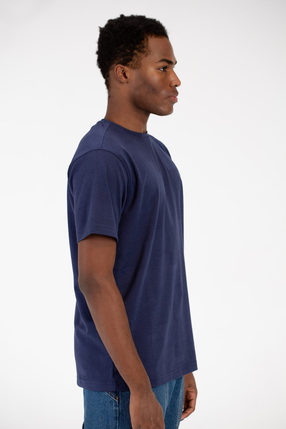 تيشيرت رجالي حديث بياقة دائرية أساسي