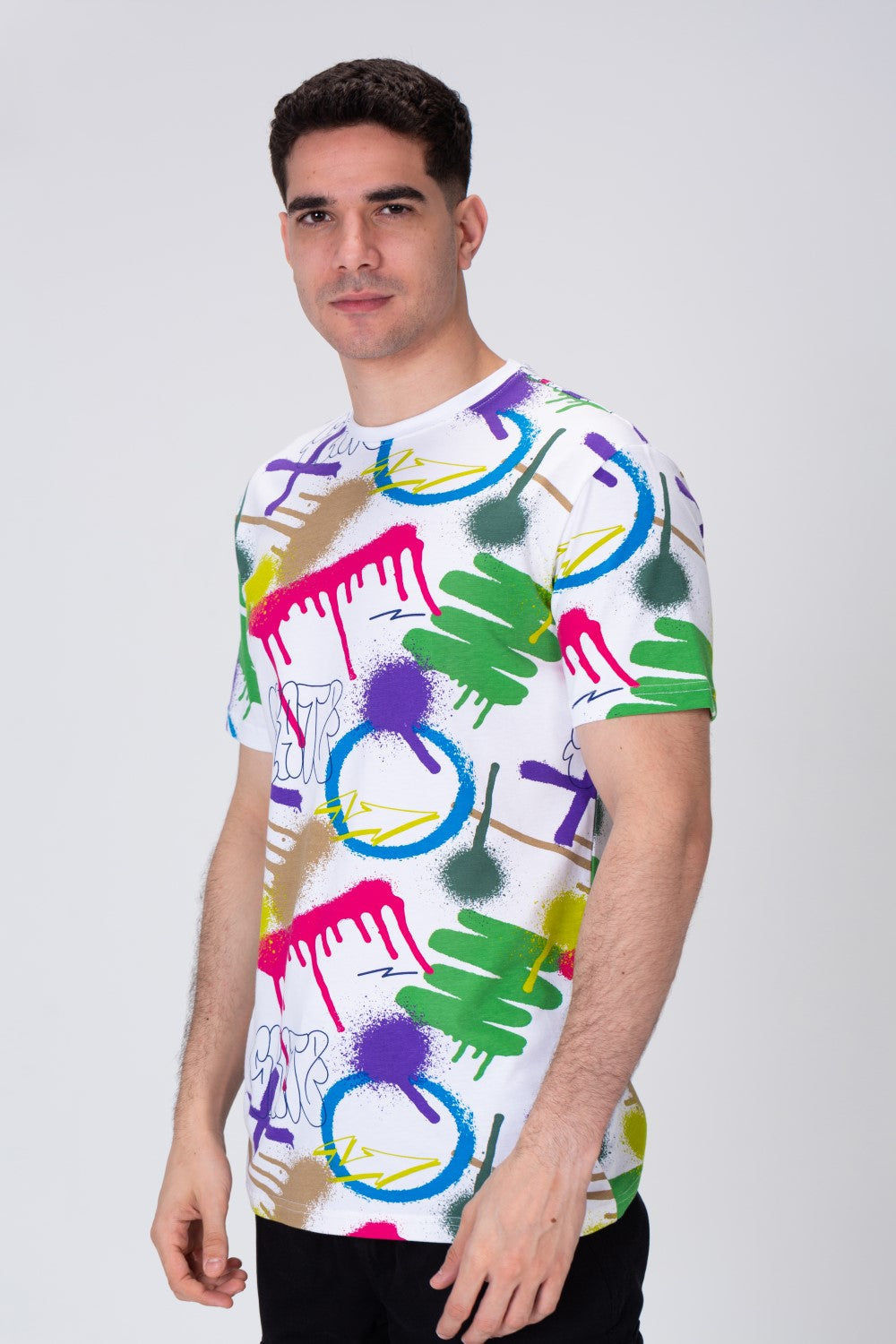 Men's Half Sleeve T-shirt Pprinted In Trendy Colors And Comfortable Material
