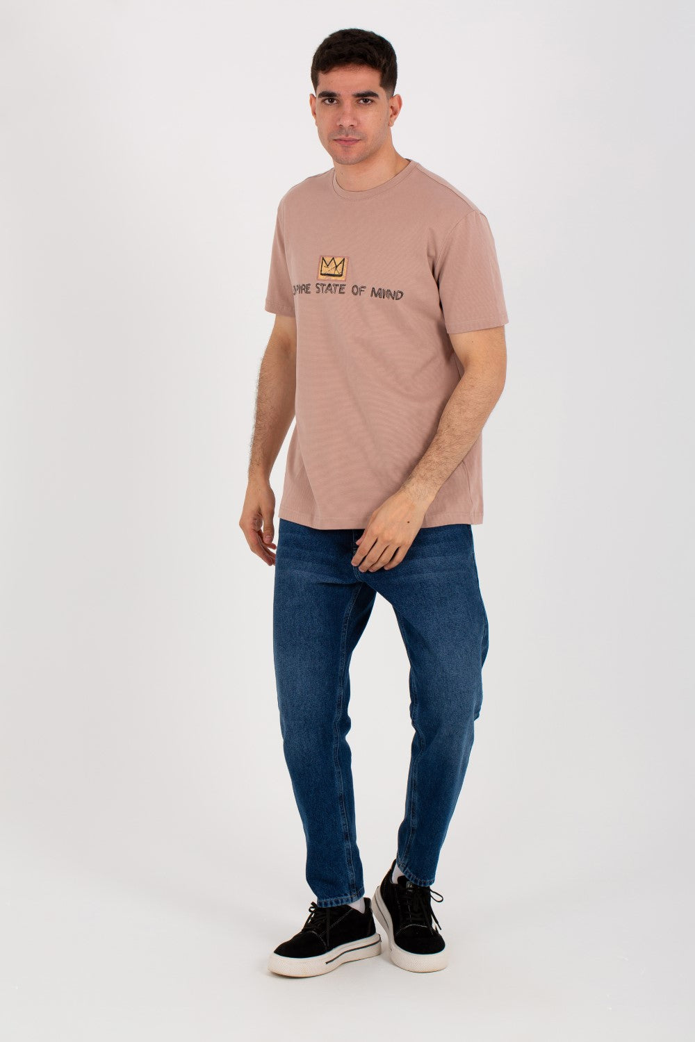 Mens Slim Fit Round Neck T-shirt With Short Sleeves And Front Print