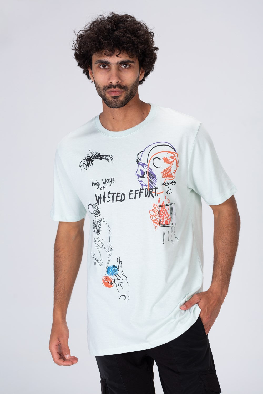 Mens Printed T-shirt With Round Neck And Cotton Material