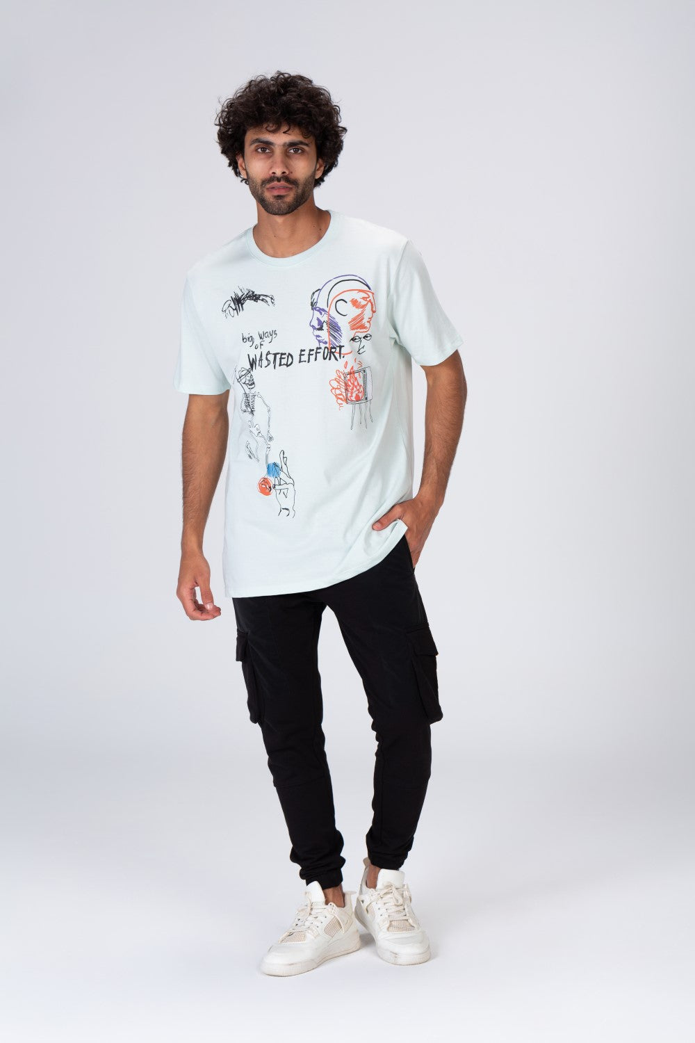 Mens Printed T-shirt With Round Neck And Cotton Material