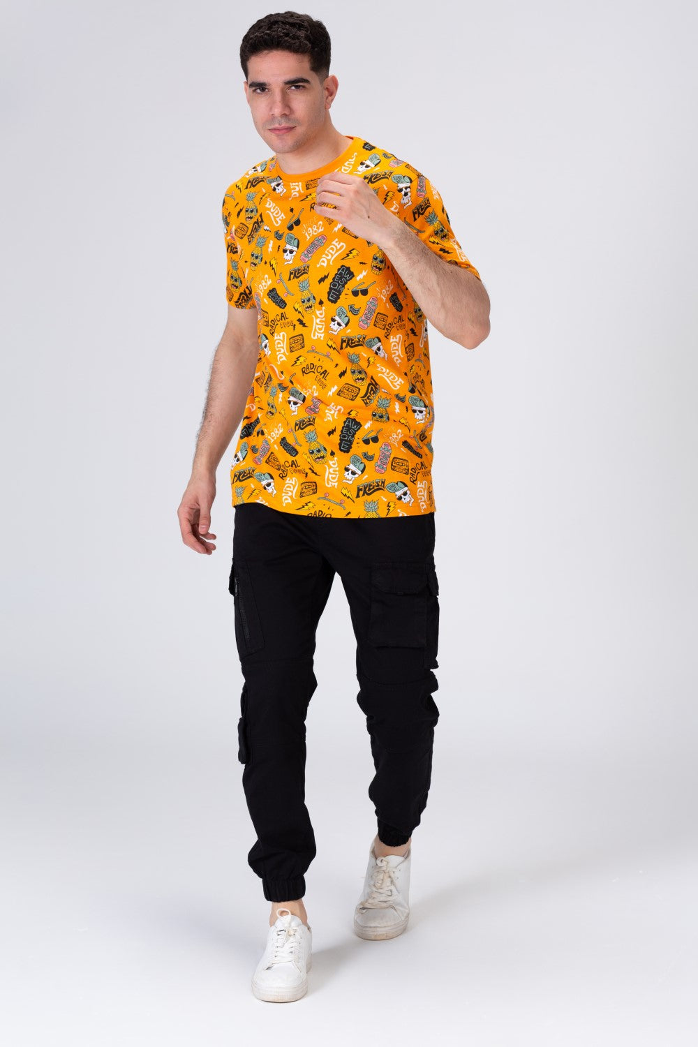 Men's Casual Half Sleeve T-shirt In Modern Colors And Practical Materials