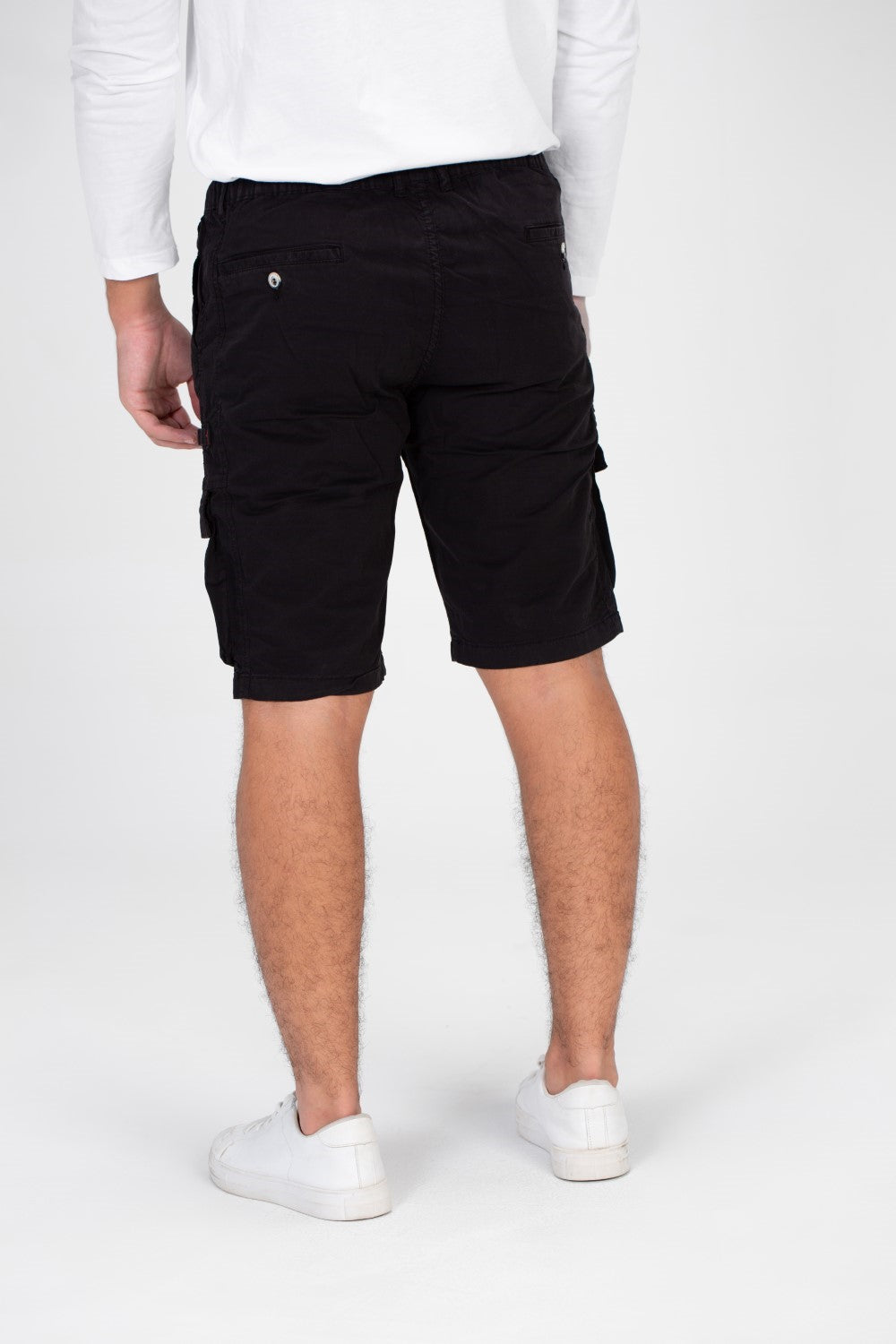 Men's Gabardine Short With Elastic Waistband Side Pockets And A Trendy Cut