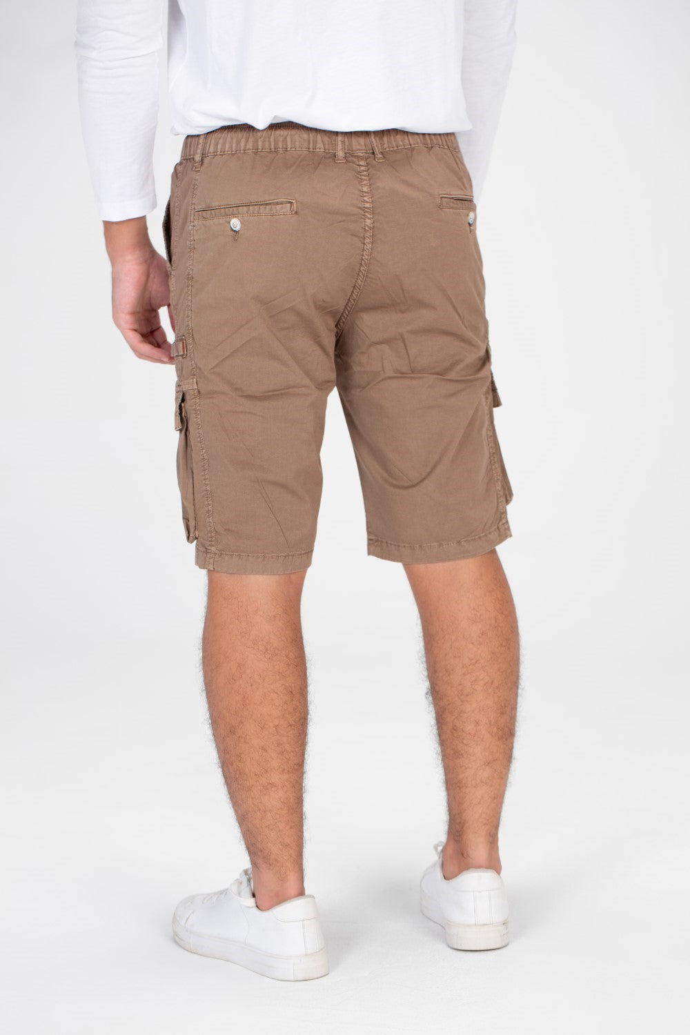Men's Gabardine Short With Elastic Waistband Side Pockets And A Trendy Cut