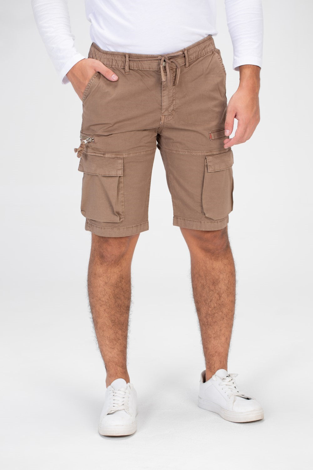 Men's Gabardine Short With Elastic Waistband Side Pockets And A Trendy Cut