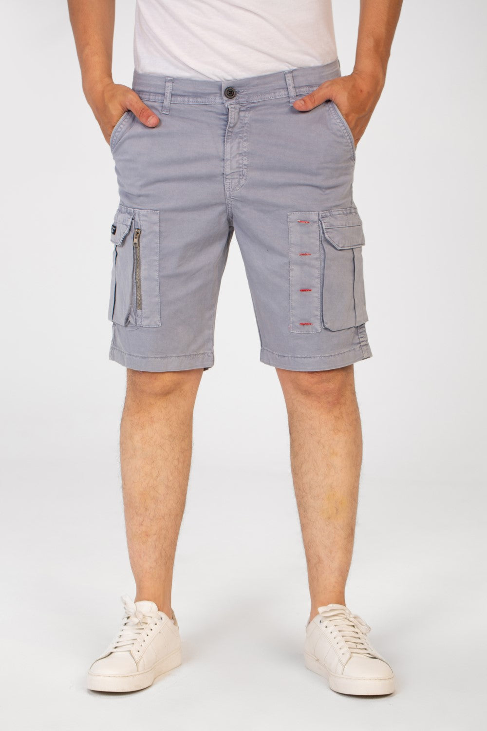 شورت رجالي Tomato من الجاباردين بجيوب جانبية بتصميم عصري